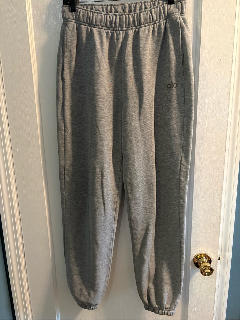 ALO Yoga Women’s Gray Jogger Sweatpants